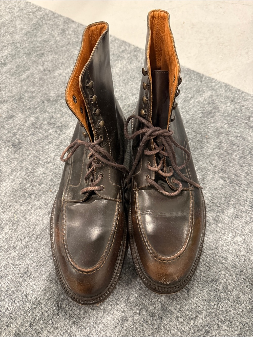 Men’s leather lace up boots